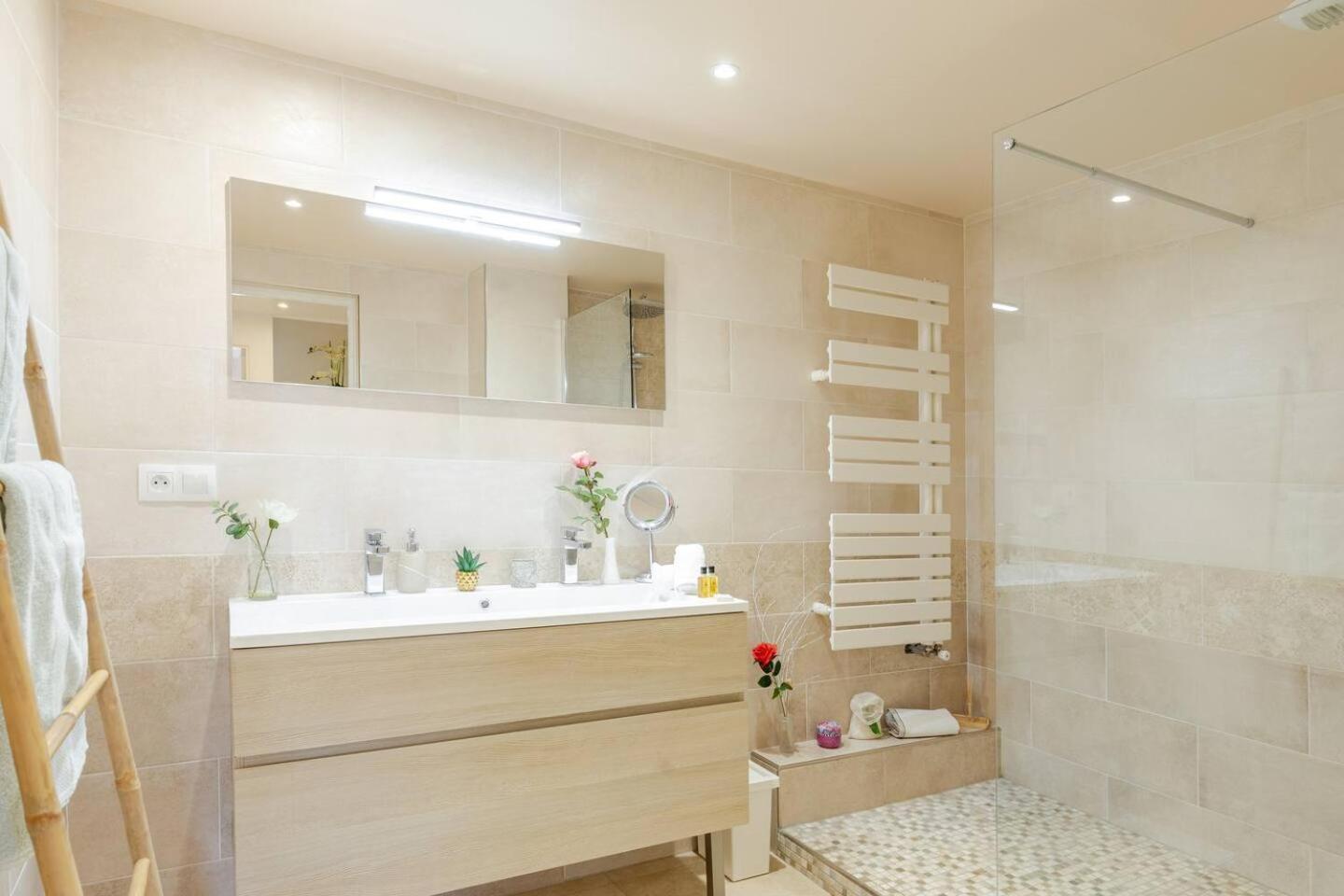 Appartement Cosy Calme Central-Terrasse Proche Palais Cannes Luaran gambar